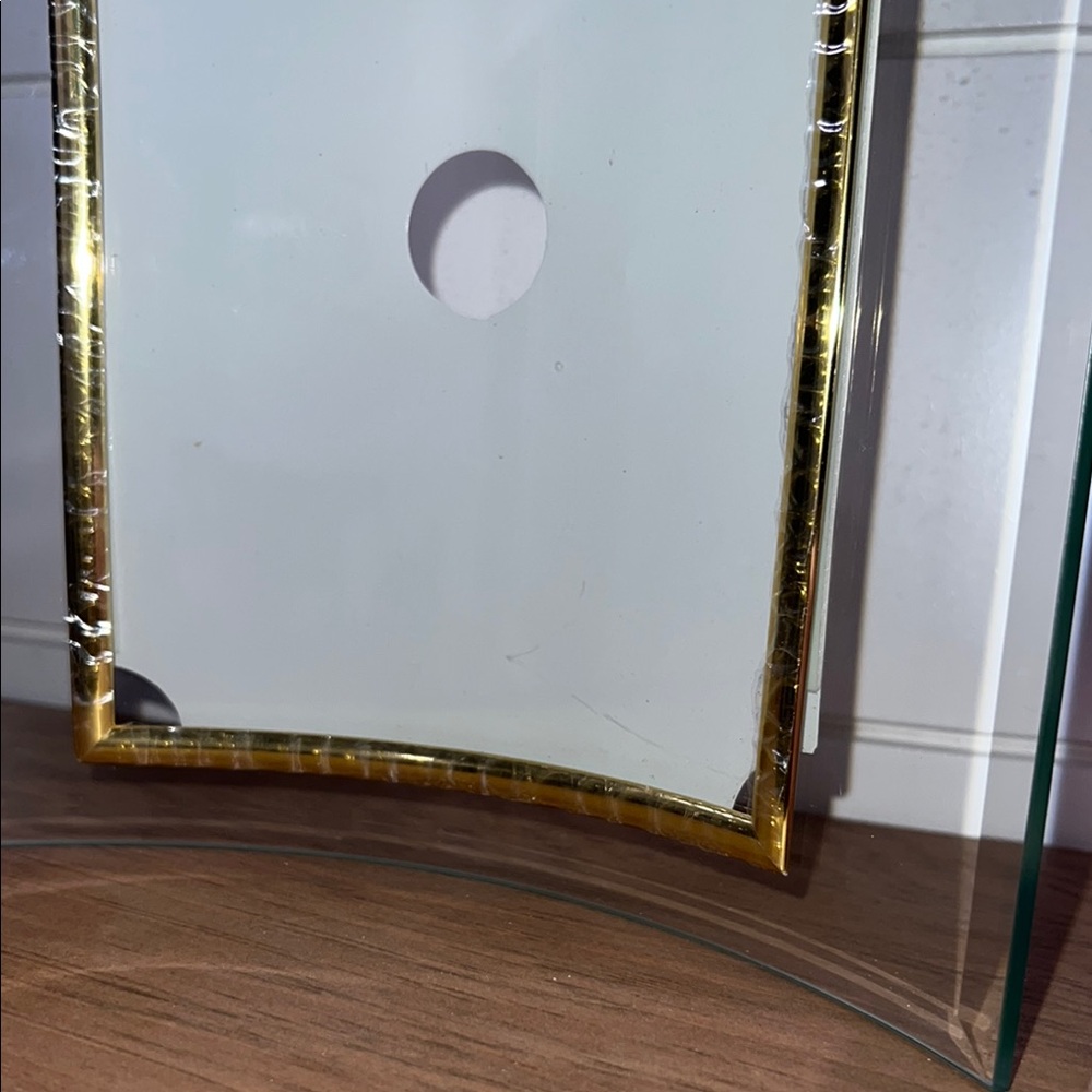 🛍️ 3 for $20 🛍️ - Vintage Elegant Gold-Trimmed Glass Frame with Pink Rose Box - Picture 3 of 10